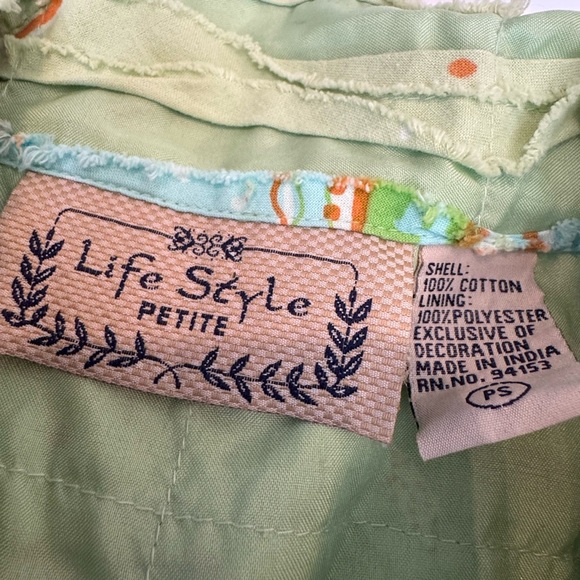 Life Style Petite Women's Green Jacket with button closure - Picture 7 of 11